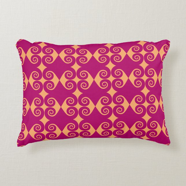 Curly Diamond Pattern Decorative Cushion (Front)