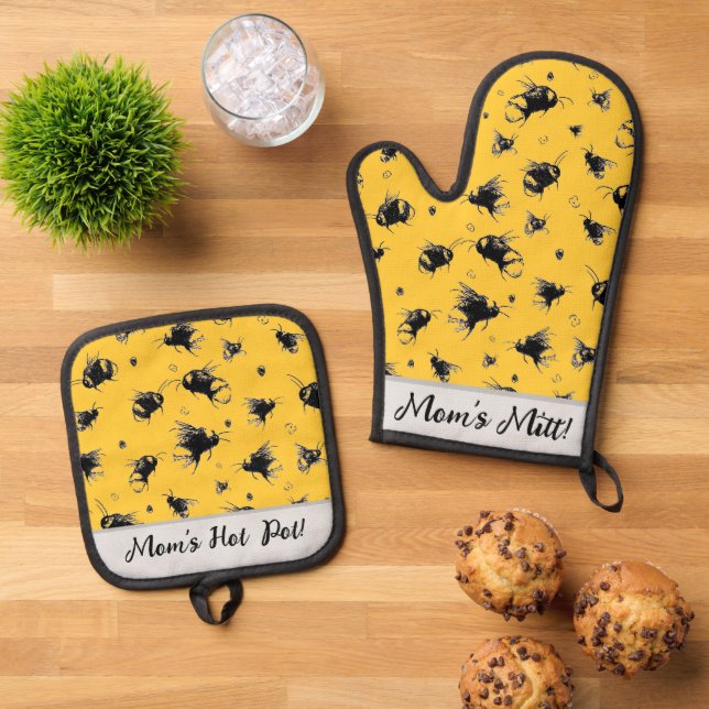 Custom Bee Kitchen Gloves Set- Gift for Mom Oven Mitt & Pot Holder Set (Top Down)