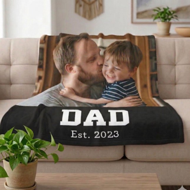 Custom Dad Established Black Modern Bold Text Fleece Blanket (Creator Uploaded)