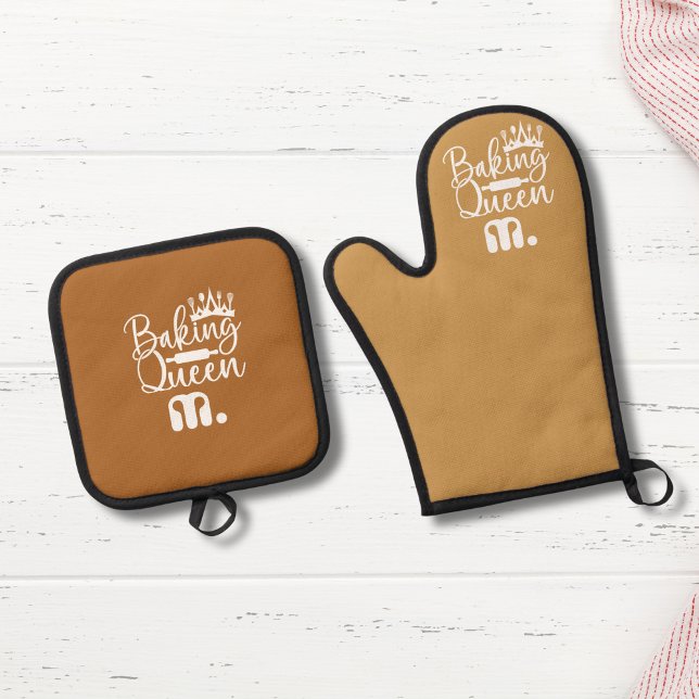 Custom Monogran Baking Queen Mothers Gift Oven Mitt & Pot Holder Set (Creator Uploaded)
