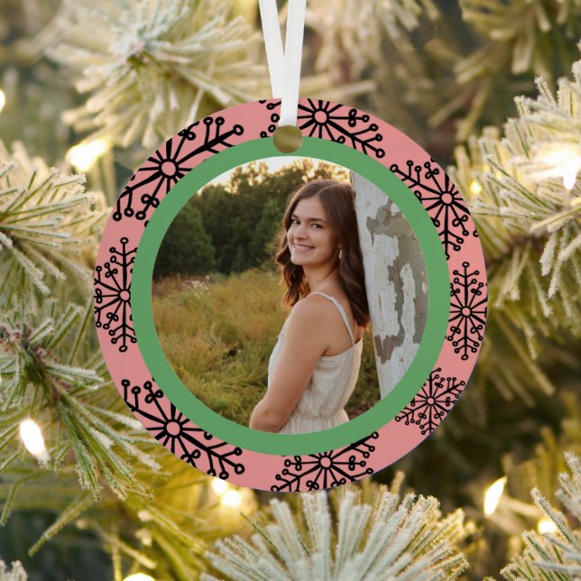Custom photo keepsake ornament snowflakes (Insitu)