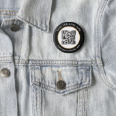 Custom QR Code Text Black White Gold 6 Cm Round Badge (In Situ)