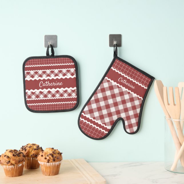 Custom Shabby Chic Red White Gingham Plaid Oven Mitt & Pot Holder Set (Insitu(Hanging))
