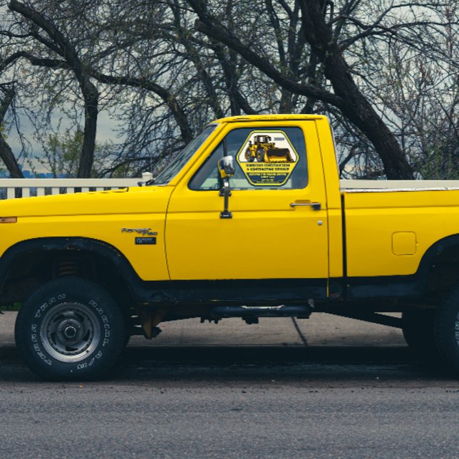 Customise Generic Construction Contracting Truck (Creator Uploaded)