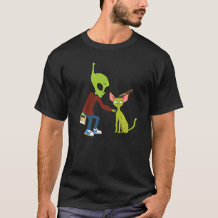 Cute Alien Petting A Cat For Cat Mom Dad Pet Cost T-Shirt