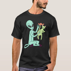 Cute Alien Petting A Cat For Cat Mum Dad Pet Cost T-Shirt
