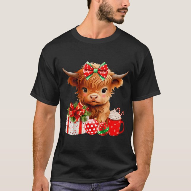Cute Baby Highland Cow Merry Christmas Farmer Cow  T-Shirt (Front)