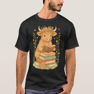 Cute Baby Highland Cow Reading Book Bookworm T-Shirt