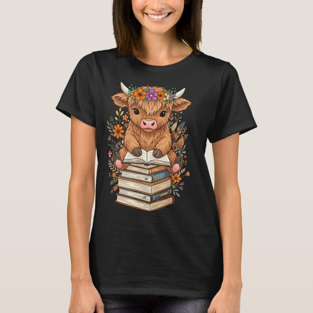 Cute Baby Highland Cow Reading Book Librarian Book T-Shirt (Front)