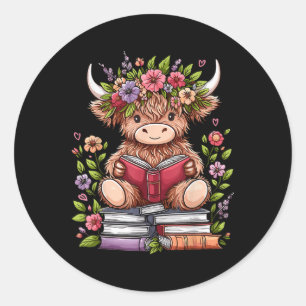 Cute Baby Highland Cow With Reading Book Bookworm  Classic Round Sticker