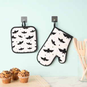 Cute bat flying pattern Gothic Halloween Batty Oven Mitt & Pot Holder Set