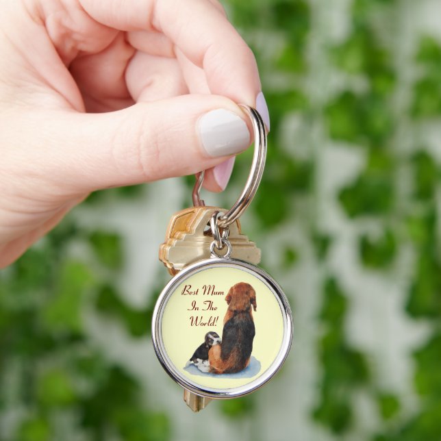 Cute beagle puppy cuddling mum  key ring (Hand)
