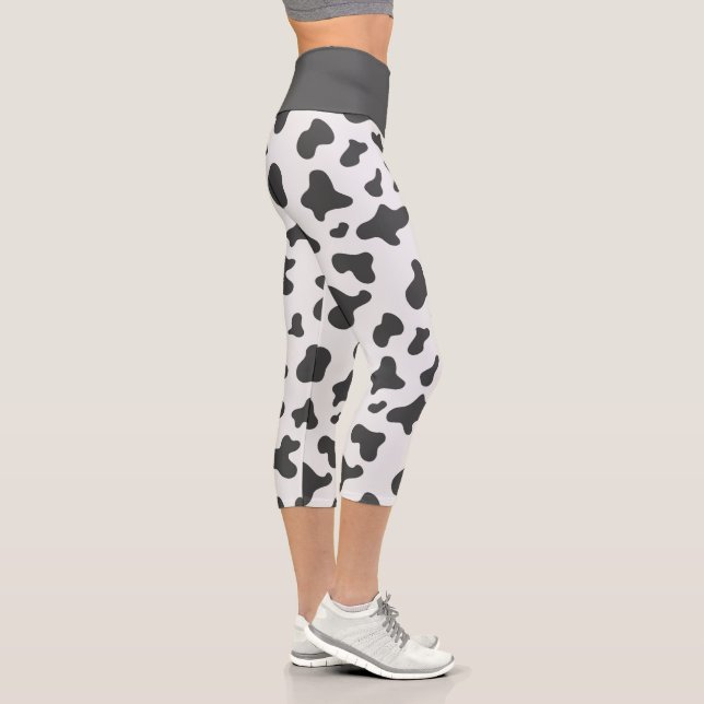 Cute Black White Cow Print Spotted Cowhide Pattern Capri Leggings (Right)