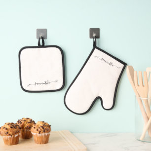 Cute Bow Signature Name Oven Mitt & Pot Holder Set