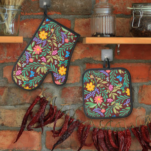 Cute Bugs Funny Girly Floral Spring Summer Pattern Oven Mitt & Pot Holder Set