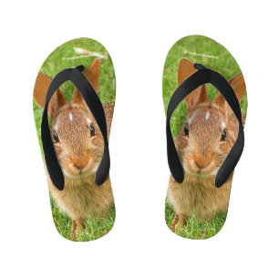 Cute Bunny Chewing Greens on the Golf Fairway Kid's Thongs