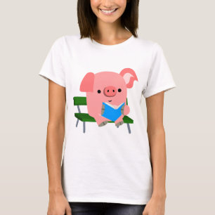 Cute Cartoon Pig Reading on a Bench Women T-Shirt