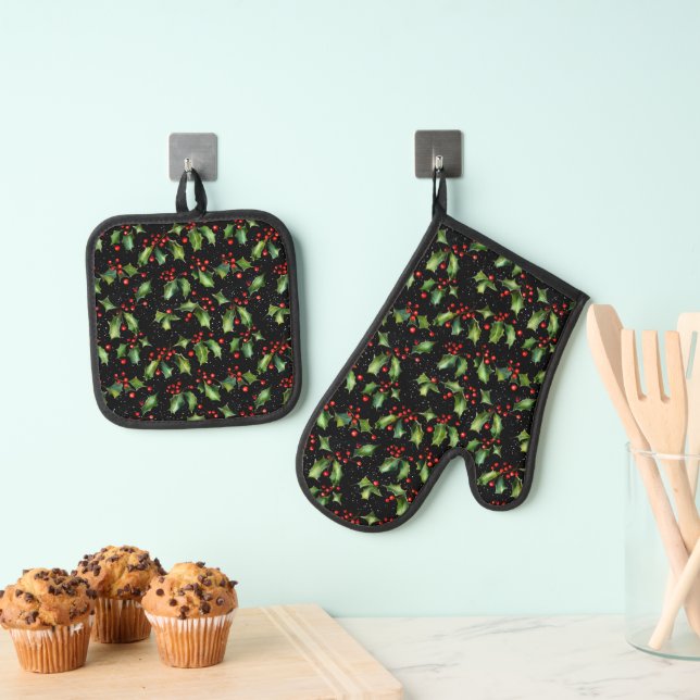 Cute Christmas Holly Berries Oven Mitt & Pot Holder Set (Insitu(Hanging))