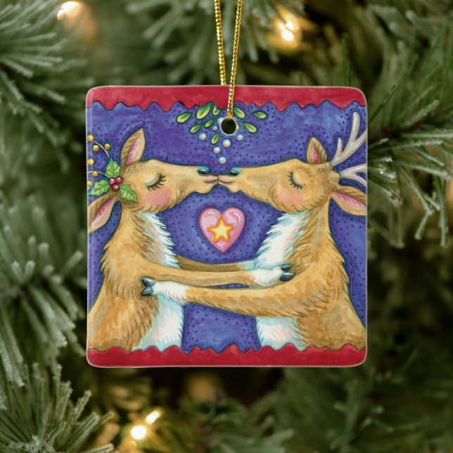 Cute Christmas Reindeer, Romantic Kiss w Mistletoe Ceramic Tree Decoration (Tree)