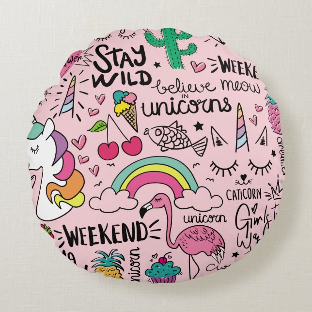 Cute drawings on pink seamless repeating pattern t round cushion (Front)
