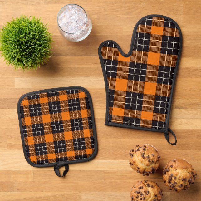 Cute Fall Seasonal Buffalo plaid  Oven Mitt & Pot Holder Set (Top Down)