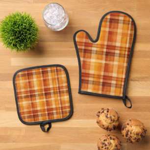 Cute Fall Seasonal plaid kitchen Oven Mitt & Pot Holder Set