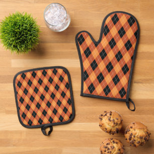 Cute Fall Seasonal plaid pattern Oven Mitt & Pot Holder Set
