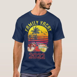 Cute Family Vacay 2022 Men Women ns Cool Beach Vac T-Shirt