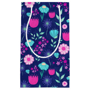 Cute floral pattern background small gift bag