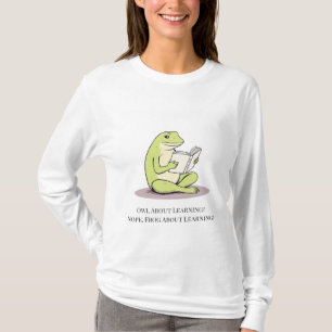 Cute Frog Reading Women’s Shirt