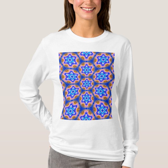 Cute Furry Flowers Pattern T-Shirt (Front)