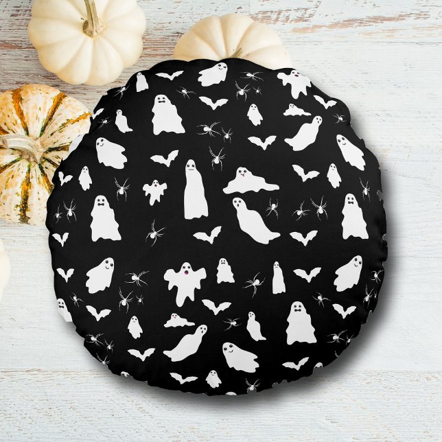 Cute Ghost, Bats & Spiders Halloween Pattern Round Cushion (Cute Ghost, Bats & Spiders Halloween Pattern Round Pillow)