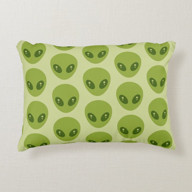 Cute Green Alien Heads Pattern Decorative Cushion (Front)