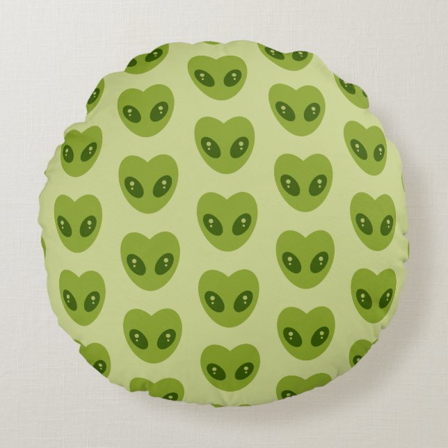 Cute Green Heart-Shaped Alien Head Pattern Round Cushion (Front)