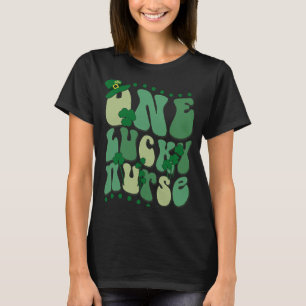 Cute Groovy One Lucky Nurse Retro St Patrick's Day T-Shirt