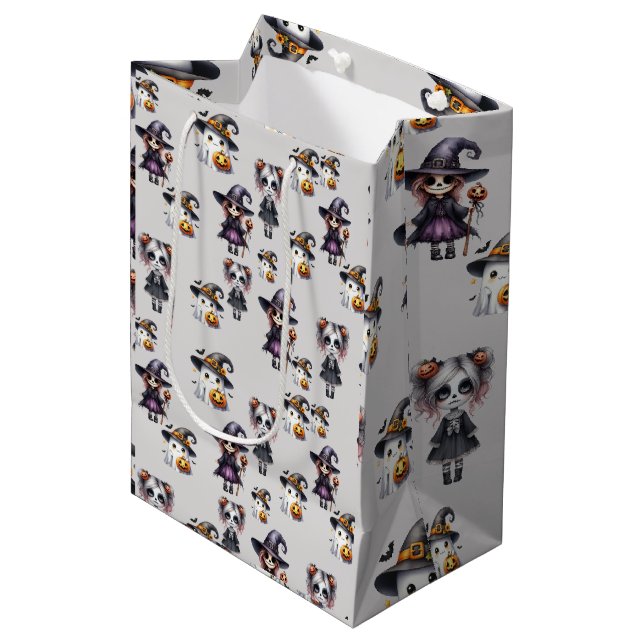 Cute Halloween  Medium Gift Bag (Front Angled)