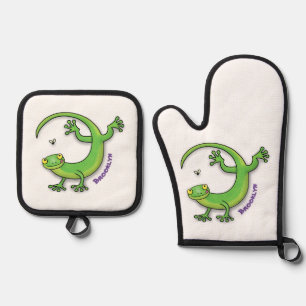 Cute happy green gecko greetings with bug cartoon oven mitt & pot holder set