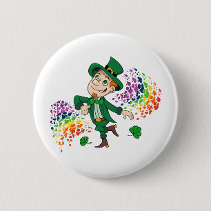 Cute happy smiling dancing leprechaun, a rainbow 6 cm round badge
