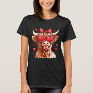 Cute Highland Cow Candy Cane Heart Valentines Day  T-Shirt