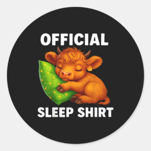 Cute Highland Cow Sleeng Cozy Llow Nighttime Calf Classic Round Sticker
