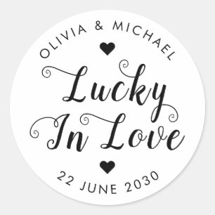 Cute Lucky in Love Thank You Sweet Wedding Favour Classic Round Sticker