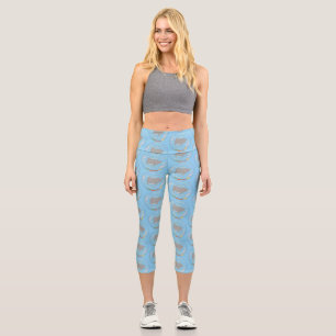 Cute manta ray and bubbles cartoon illustration capri leggings