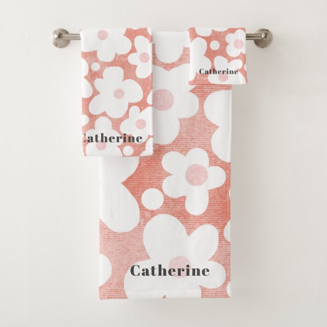 Cute Modern Retro Daisy Pattern Pink Name Bath Towel Set (Insitu)