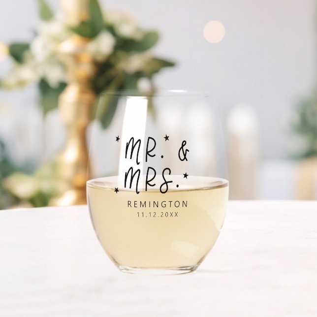 Cute Mr and Mrs Newlywed Stemless Wine Glass (Insitu (Wedding))