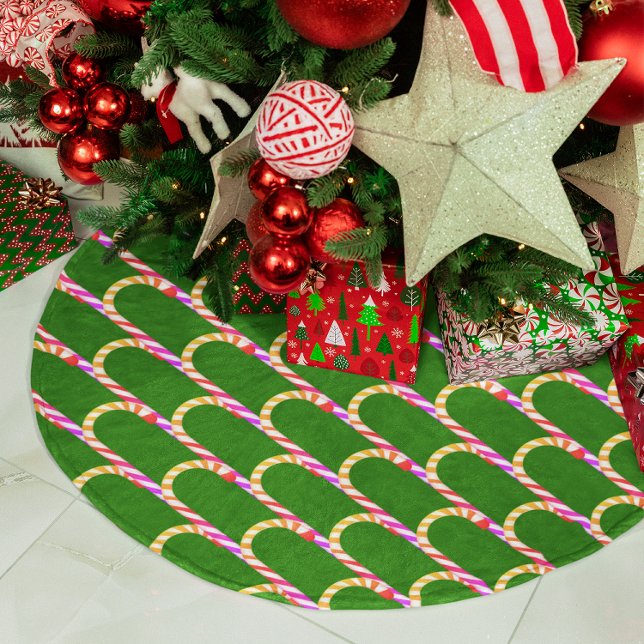 Cute Multicolored Candy Cane Pattern Tree Skirt (Cute Multicolored Candy Cane Pattern Tree Skirt)