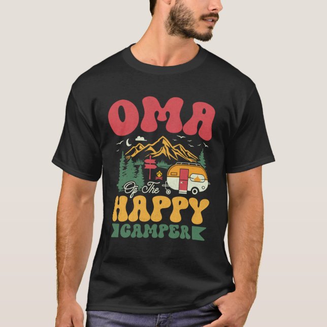 Cute Oma Of The Happy Camper Groovy Camping Trip T-Shirt (Front)