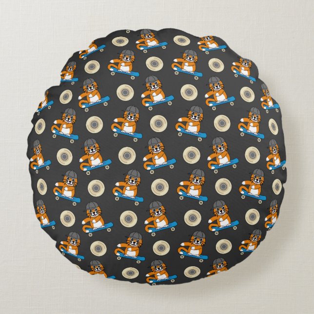 Cute Orange Cat on Skateboard Cartoon Round Cushion (Front)