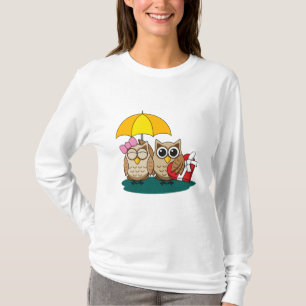 Cute Owl Lovers w/ Umbrella and Red Chocolate Box T-Shirt