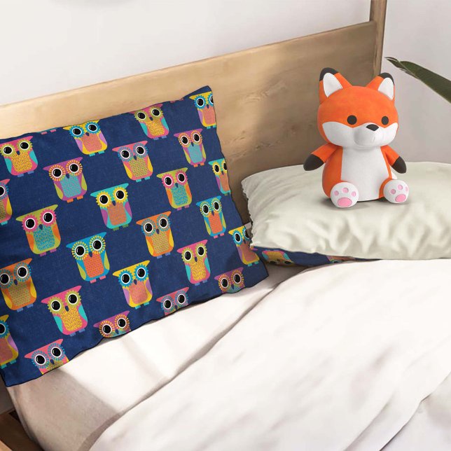 Cute Owl Pattern on Blue Pillowcase (Creator Uploaded)