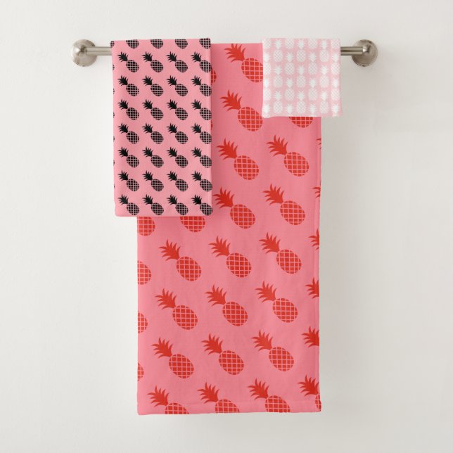 Cute Pineapple Holiday Pattern On Pink Bath Towel Set (Insitu)